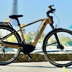 Vélo électrique 5000w, le champion des balades parisiennes. Son design élégant et sa puissance vous emmènent au sommet.