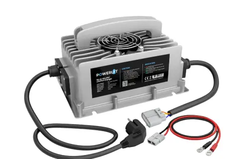 Chargeur 60V robuste, IP67, avec poignée et ventilateur. Prêt à alimenter vos batteries LiFePO4.