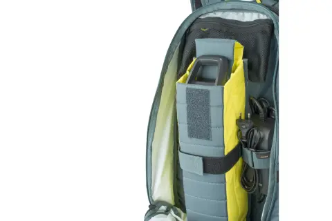 Sac de transport pour batterie vélo électrique, avec compartiments rembourrés pour la batterie et le chargeur.