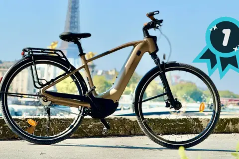 Vélo électrique 5000w, le champion des balades parisiennes. Son design élégant et sa puissance vous emmènent au sommet.