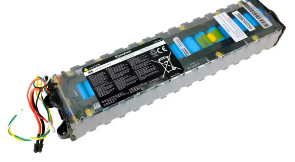 Batterie pour trottinette électrique, composant essentiel pour le prix d'une trottinette électrique. Composée de cellules Li-ion, elle est prête à être installée.