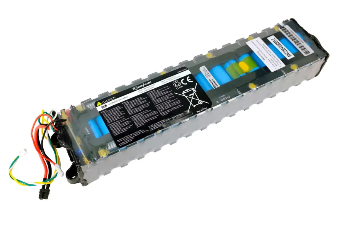 Batterie pour trottinette électrique, composant essentiel pour le prix d'une trottinette électrique. Composée de cellules Li-ion, elle est prête à être installée.