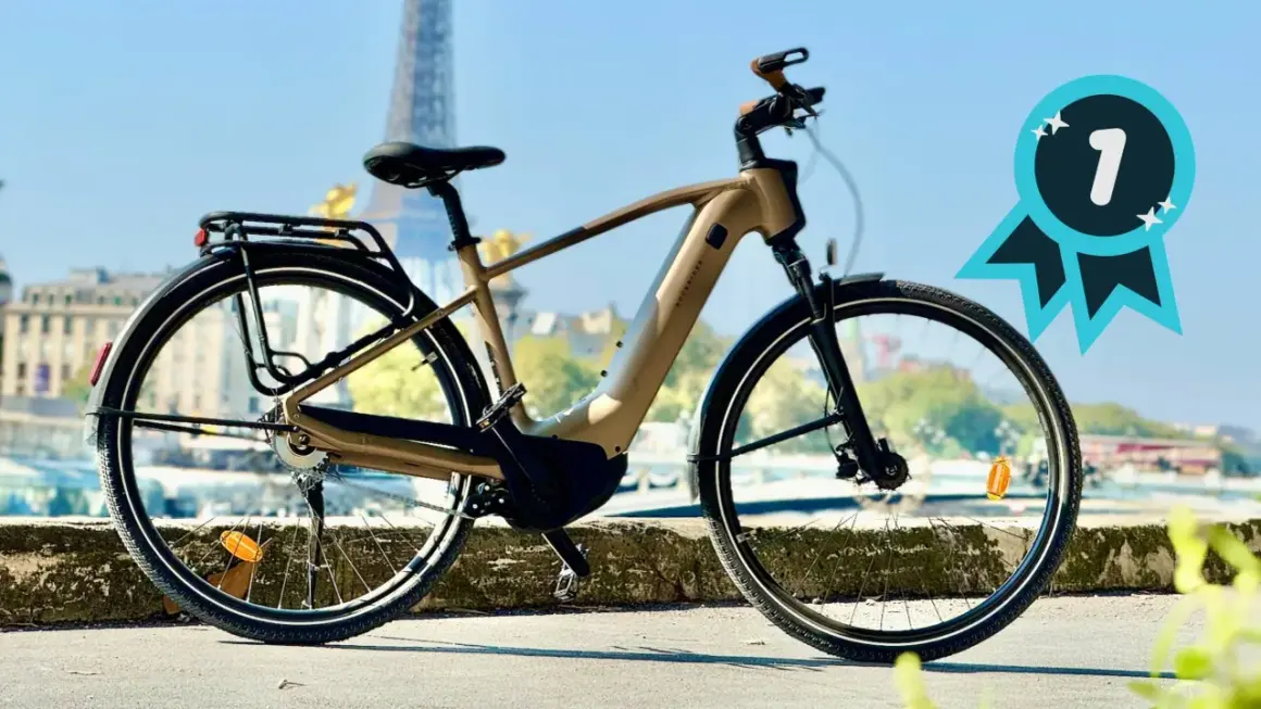 Vélo électrique 5000w, le champion des balades parisiennes. Son design élégant et sa puissance vous emmènent au sommet.