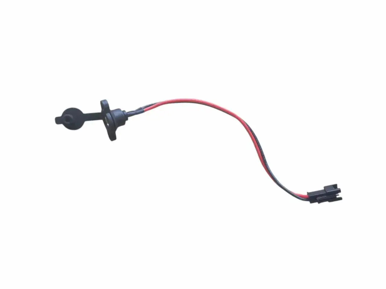 Prise de charge pour trottinette électrique, avec câble rouge et noir.